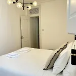 Private In Historic Center - Steps From Santa Justa Lift Lisboa