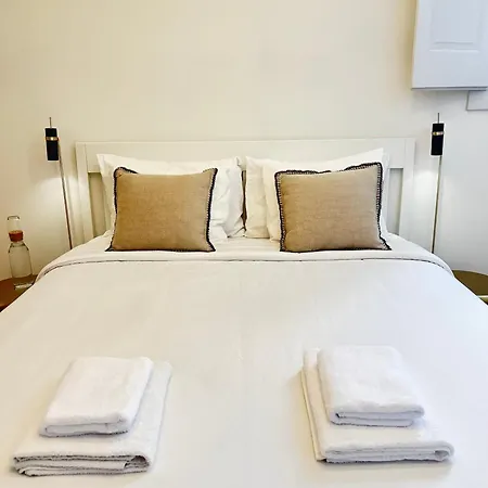 Private In Historic Center - Steps From Santa Justa Lift Gasthuis Lissabon