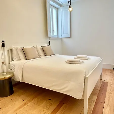 Private In Historic Center - Steps From Santa Justa Lift