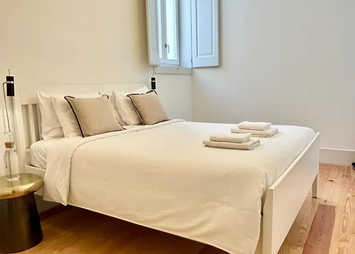 Private In Historic Center - Steps From Santa Justa Lift