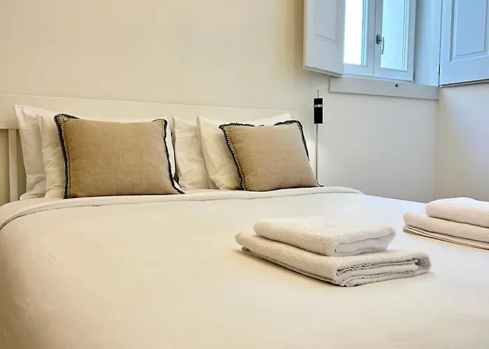 Private In Historic Center - Steps From Santa Justa Lift * リスボン